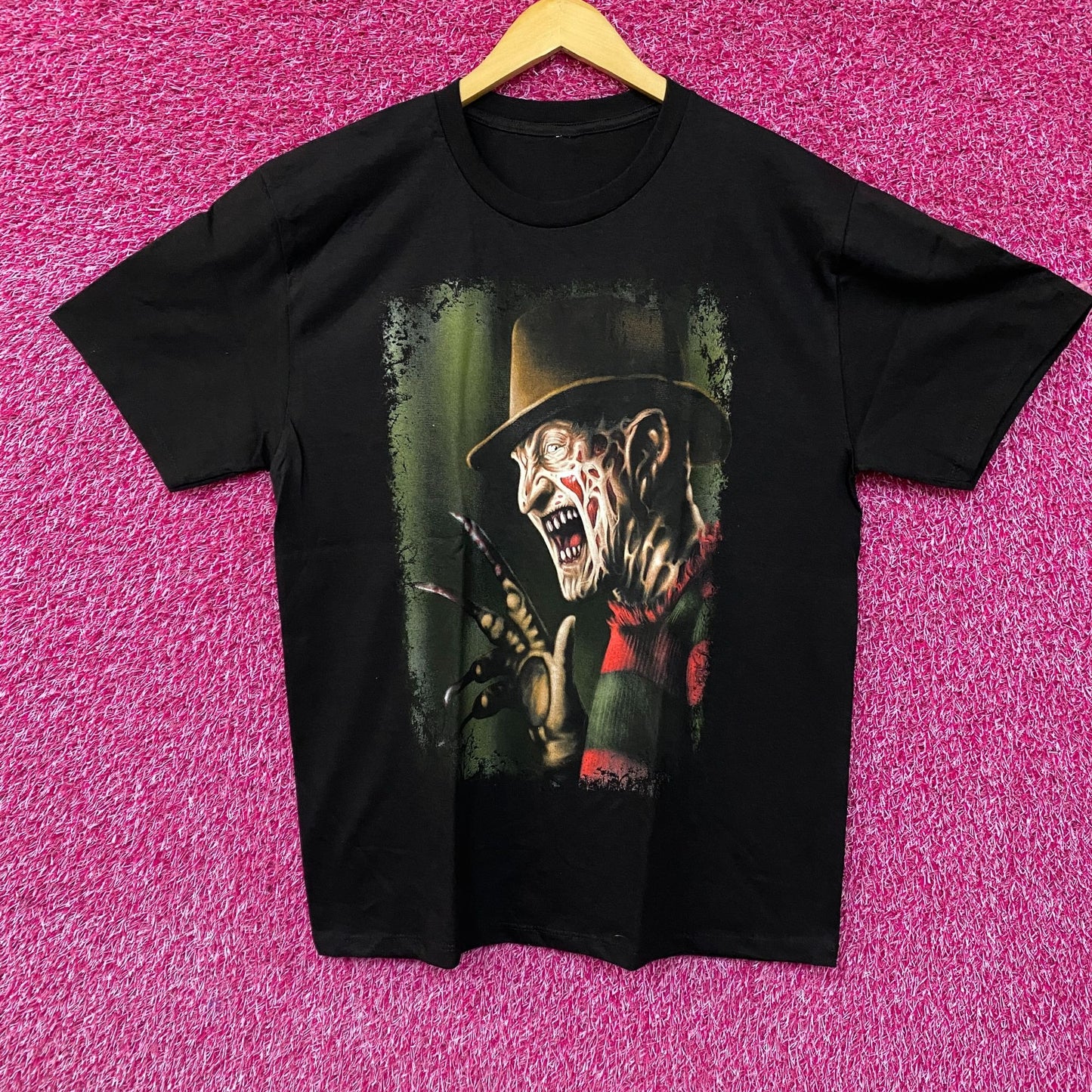 Freddy Krueger A Nightmare On Elm Street Horror Graphic Design T-Shirt Large