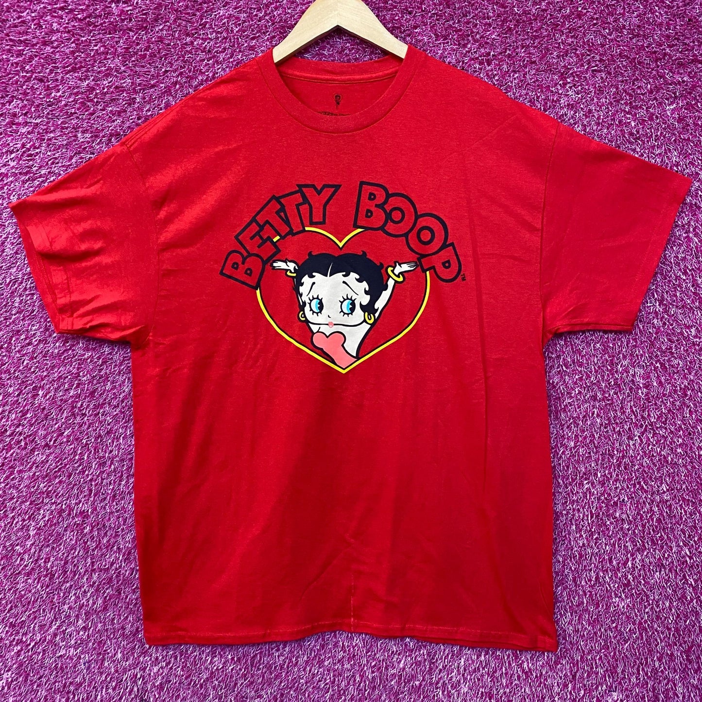 Betty Boop Red Heart Graphic Design T-Shirt XL
