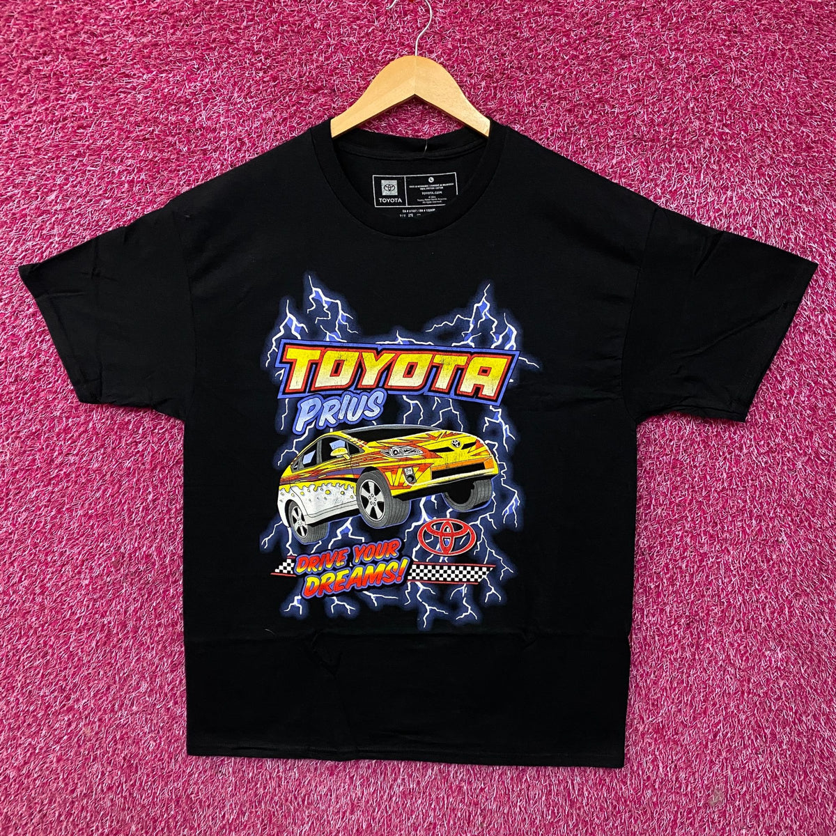 Toyota Prius "Drive Your Dreams" Graphic Tee Large