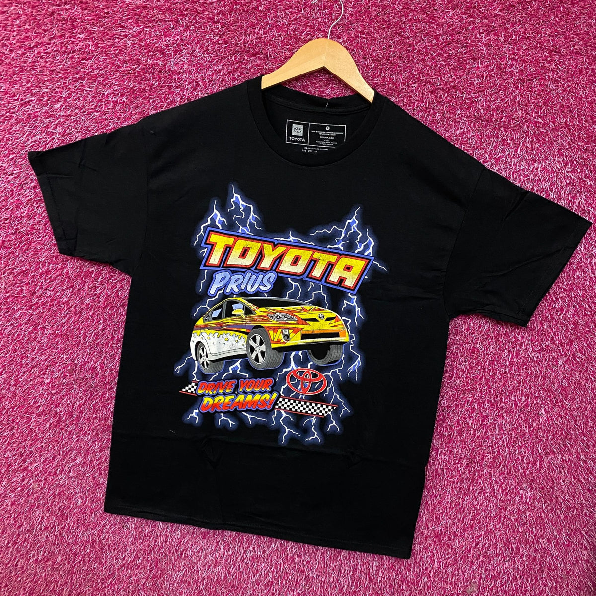 Toyota Prius "Drive Your Dreams" Graphic Tee Large