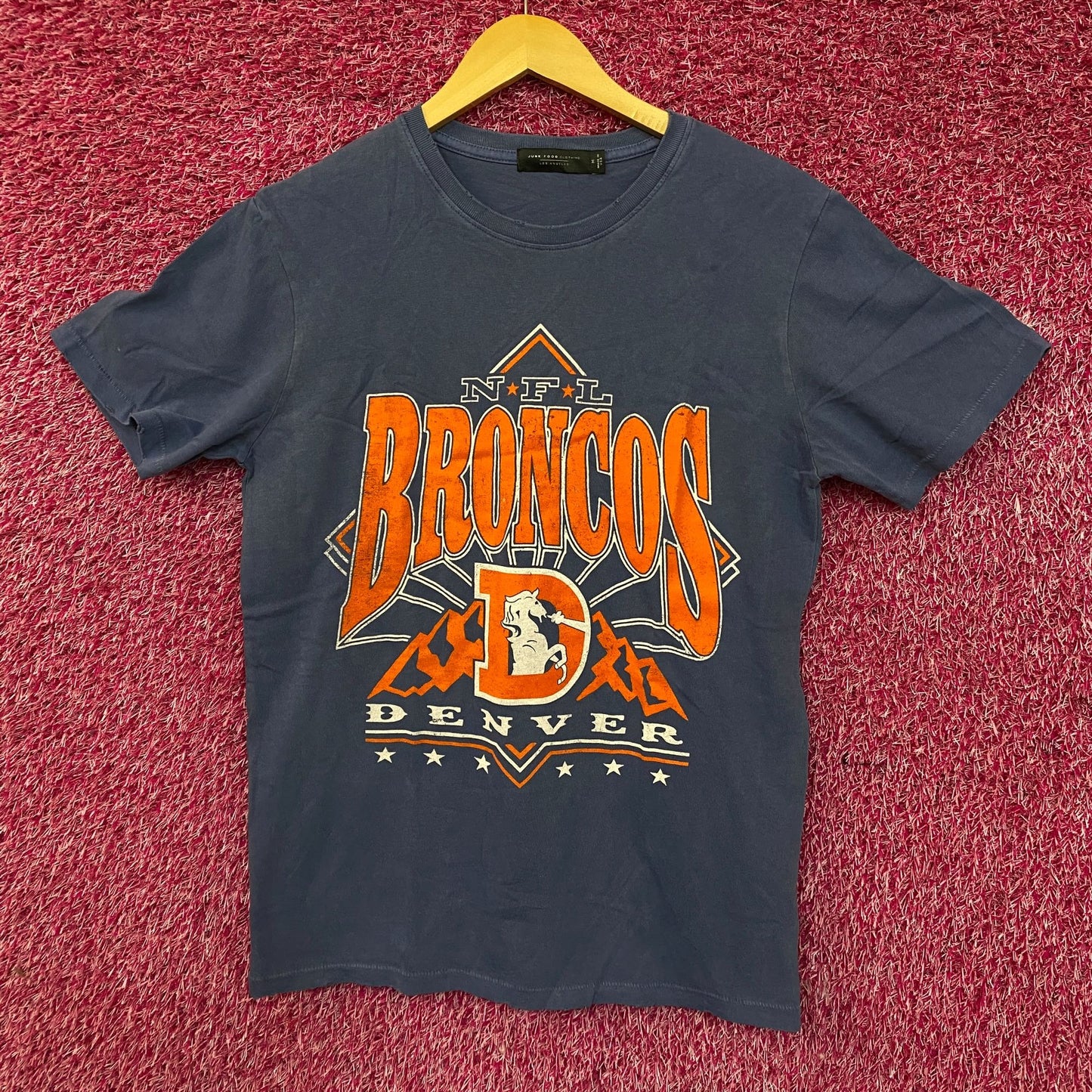 NFL Denver Broncos Peak Graphic Women's T-Shirt Medium