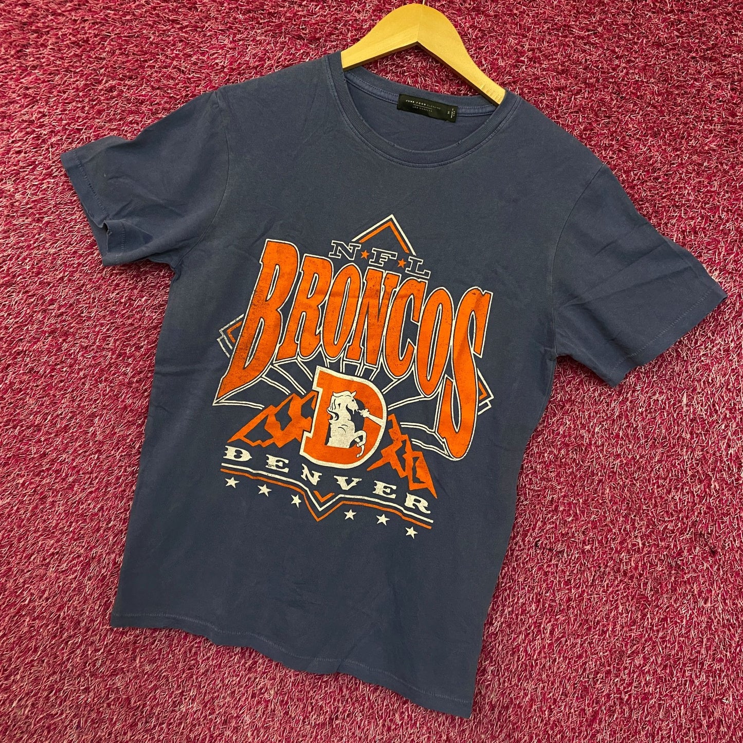 NFL Denver Broncos Peak Graphic Women's T-Shirt Medium