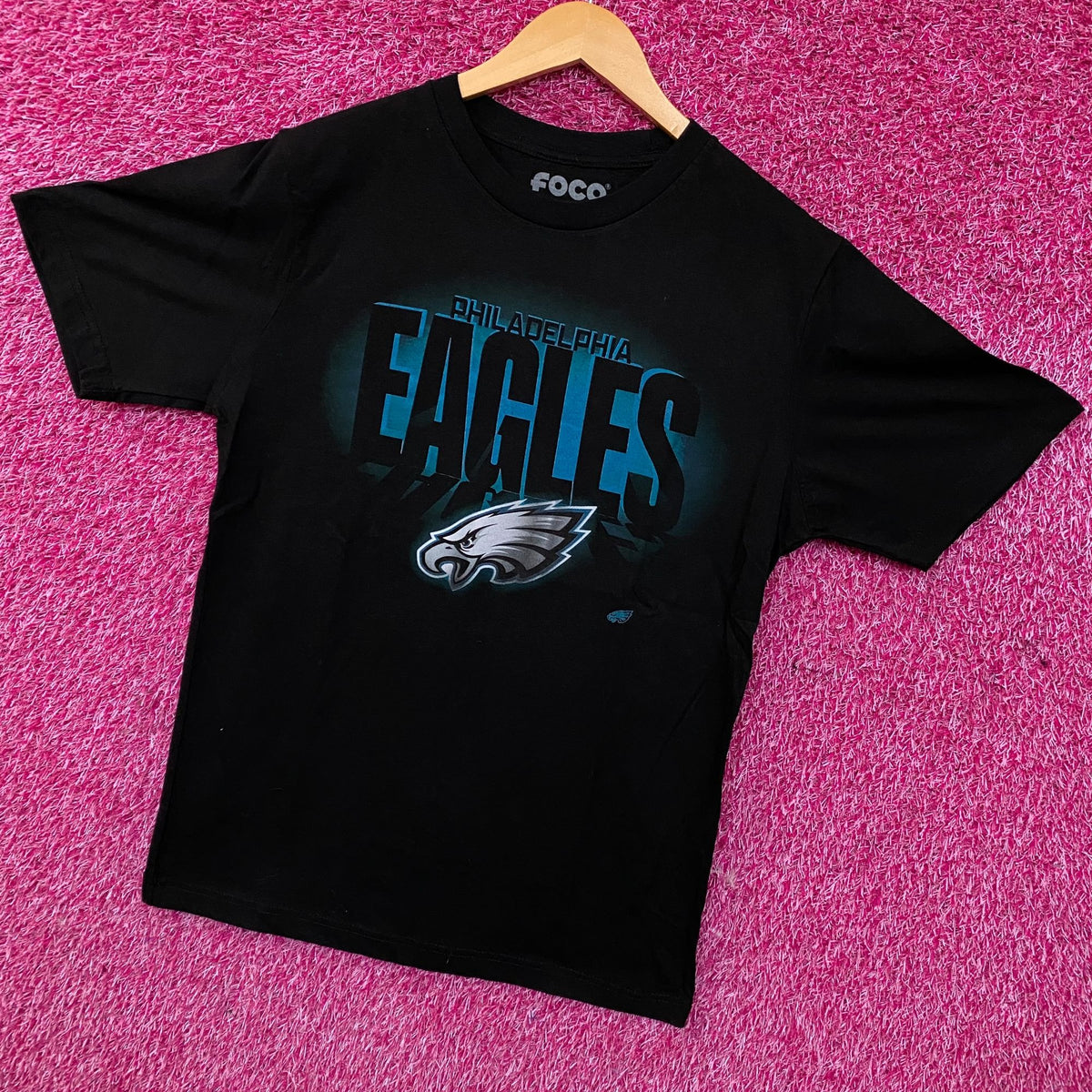 FOCO NFL Philadelphia Eagles Team Logo Graphic T-Shirt Medium