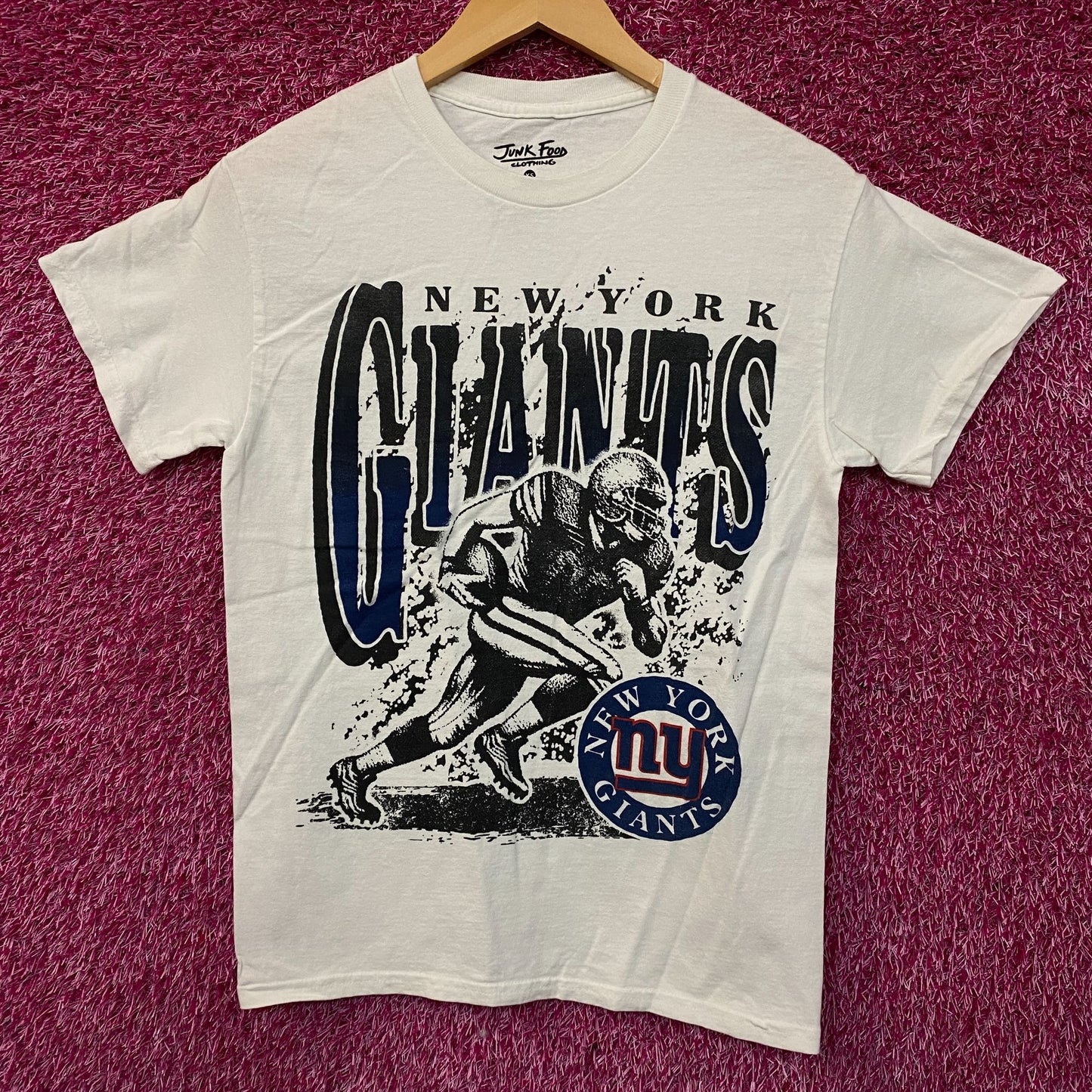 Junk Food Clothing NFL New York Giants Rushing Flea Market T-Shirt XS