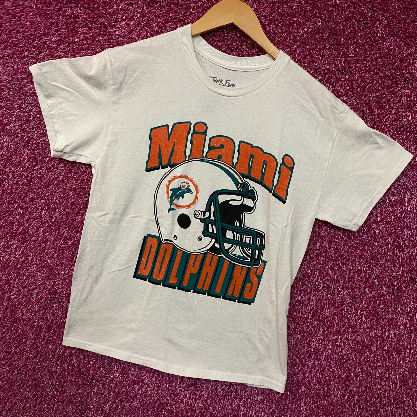 Junk Food NFL Miami Dolphins Throwback Helmet Logo T- Shirt Small