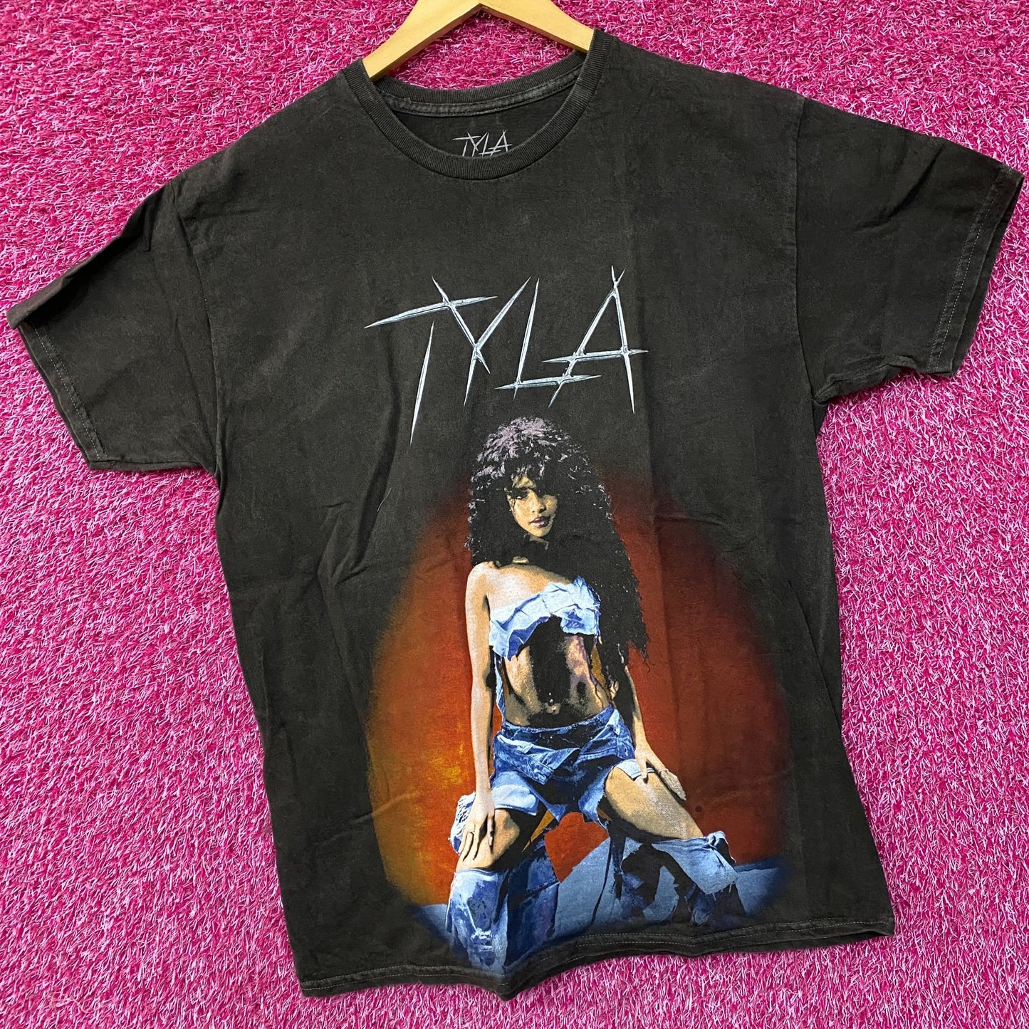 Tyla Self Titled Album Cover tshirt size medium