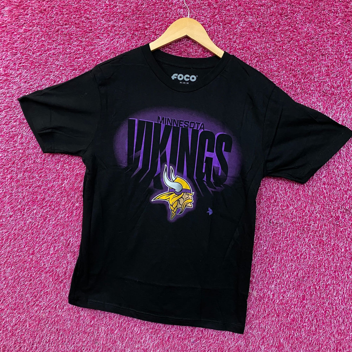 FOCO NFL Minnesota Vikings Logo Graphic T-Shirt Medium