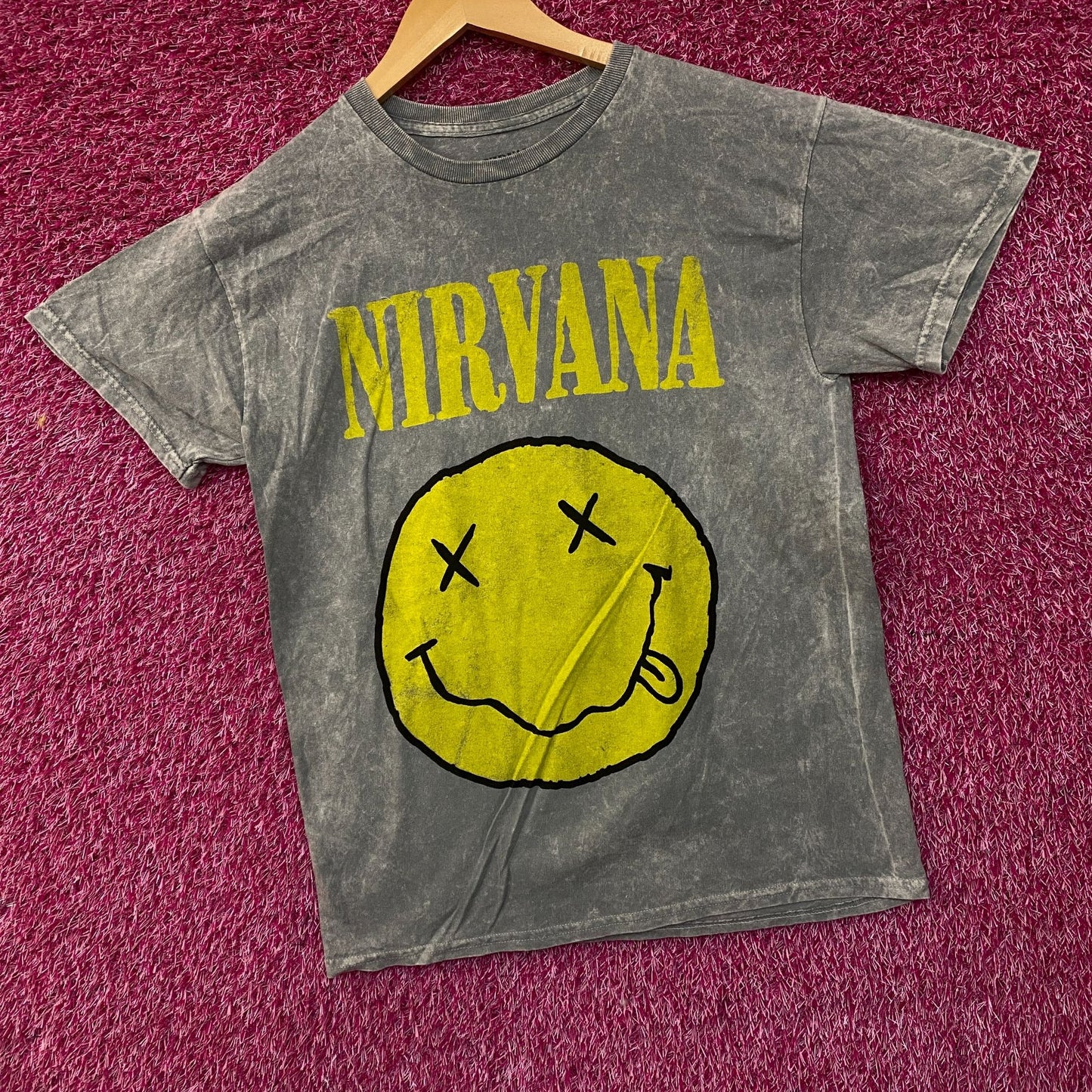 Nirvana Nevermind Dead Smiley Graphic Grunge Band T-Shirt Medium