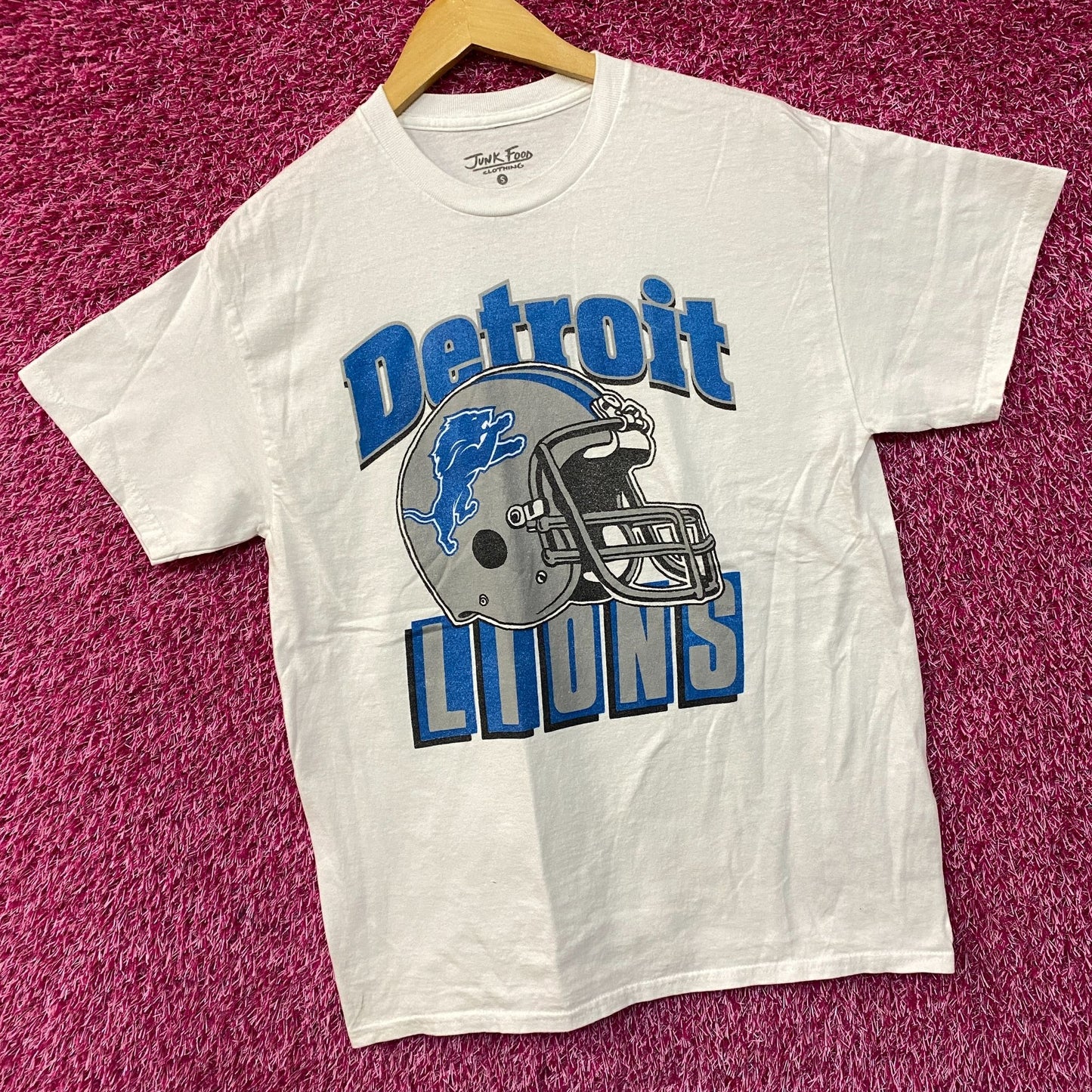 Junk Food Clothing NFL Detroit Lions Throwback Helmet Logo T-Shirt Small