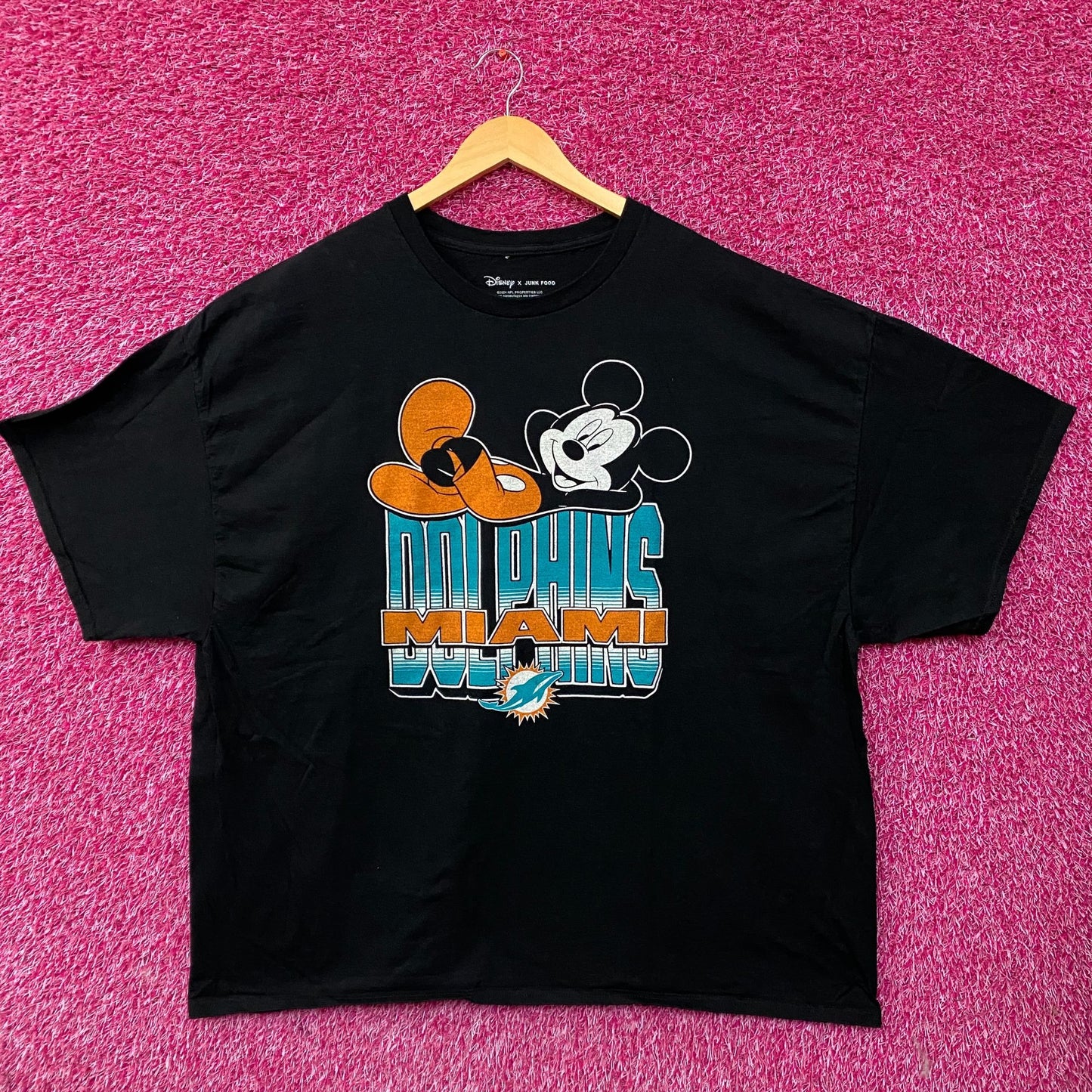 Disney x Junk Food NFL Miami Dolphins Mickey Mouse Kick Back T-Shirt 2XL