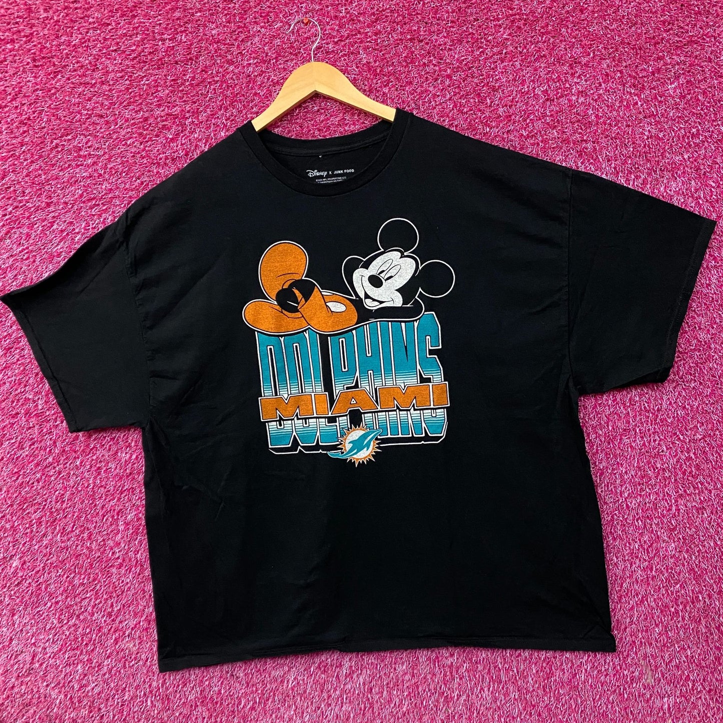 Disney x Junk Food NFL Miami Dolphins Mickey Mouse Kick Back T-Shirt 2XL