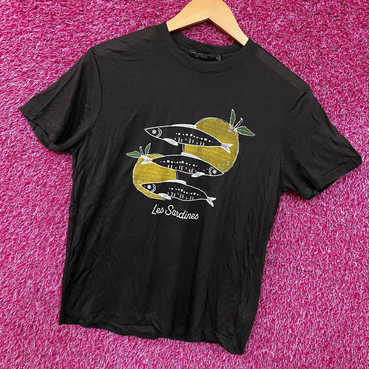 Junk Food Women's Les Sardines Vintage Style Tissue Tee XS