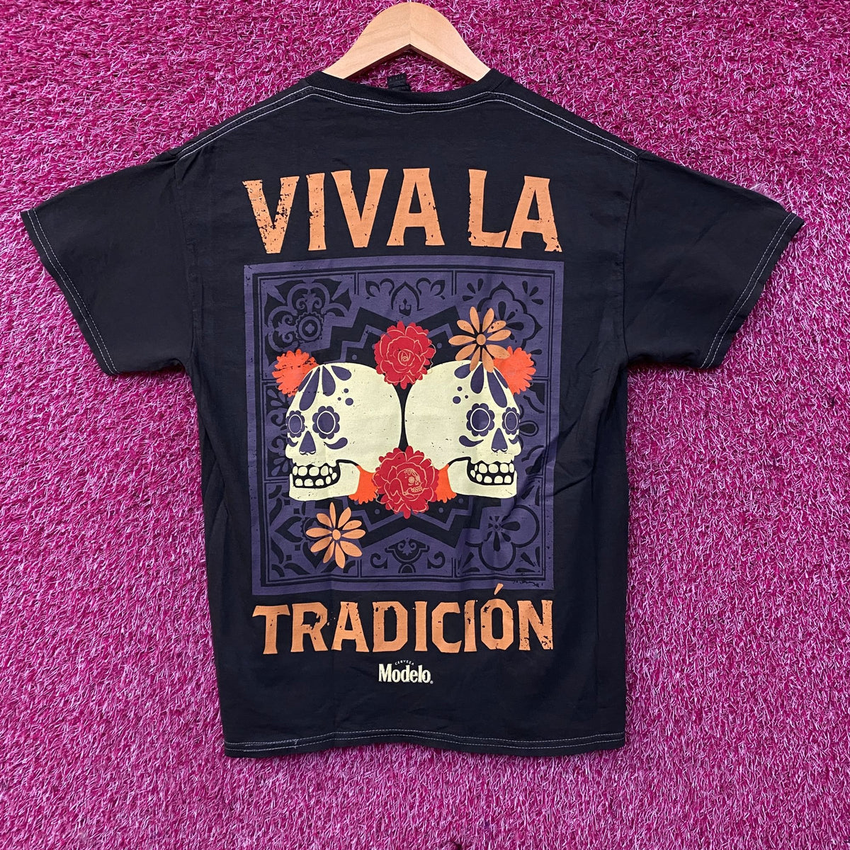 Modelo Dia De Los Muertos Viva La Tradicion Tshirt size medium