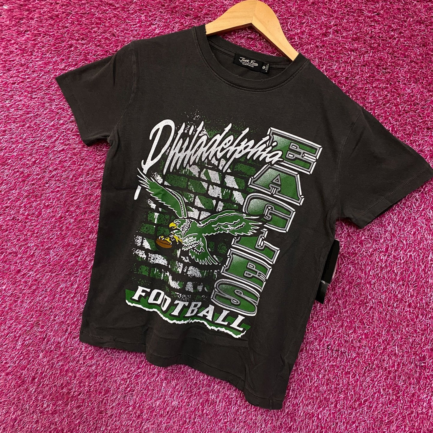Junk Food Clothing Women's NFL Philadelphia Eagles Brick Vintage Style Tee XS