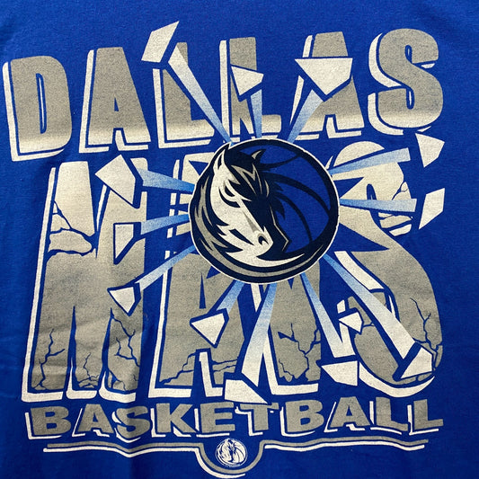 Junk Food Dallas Mavericks Break Through Basketball T-Shirt XL