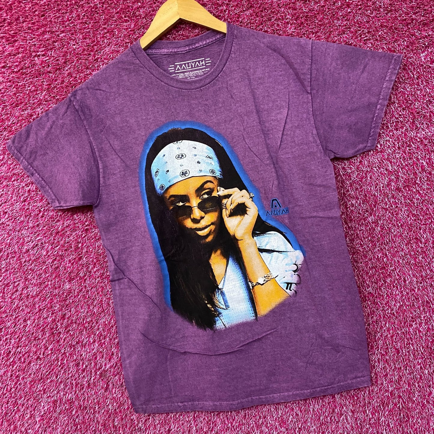 Aaliyah Princess Of RnB Airbrush Graphic T-Shirt Small