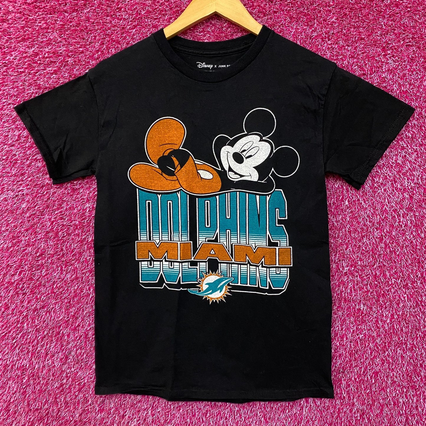 Disney x Junk Food NFL Miami Dolphins Mickey Mouse Kick Back T-Shirt XS