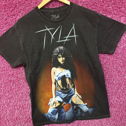 Tyla Graphic Washed T-Shirt Small