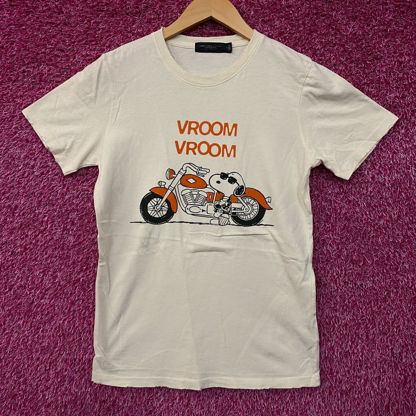 Junk Food Clothing Peanuts Snoopy "Vroom Vroom" Vintage Style Tee XS