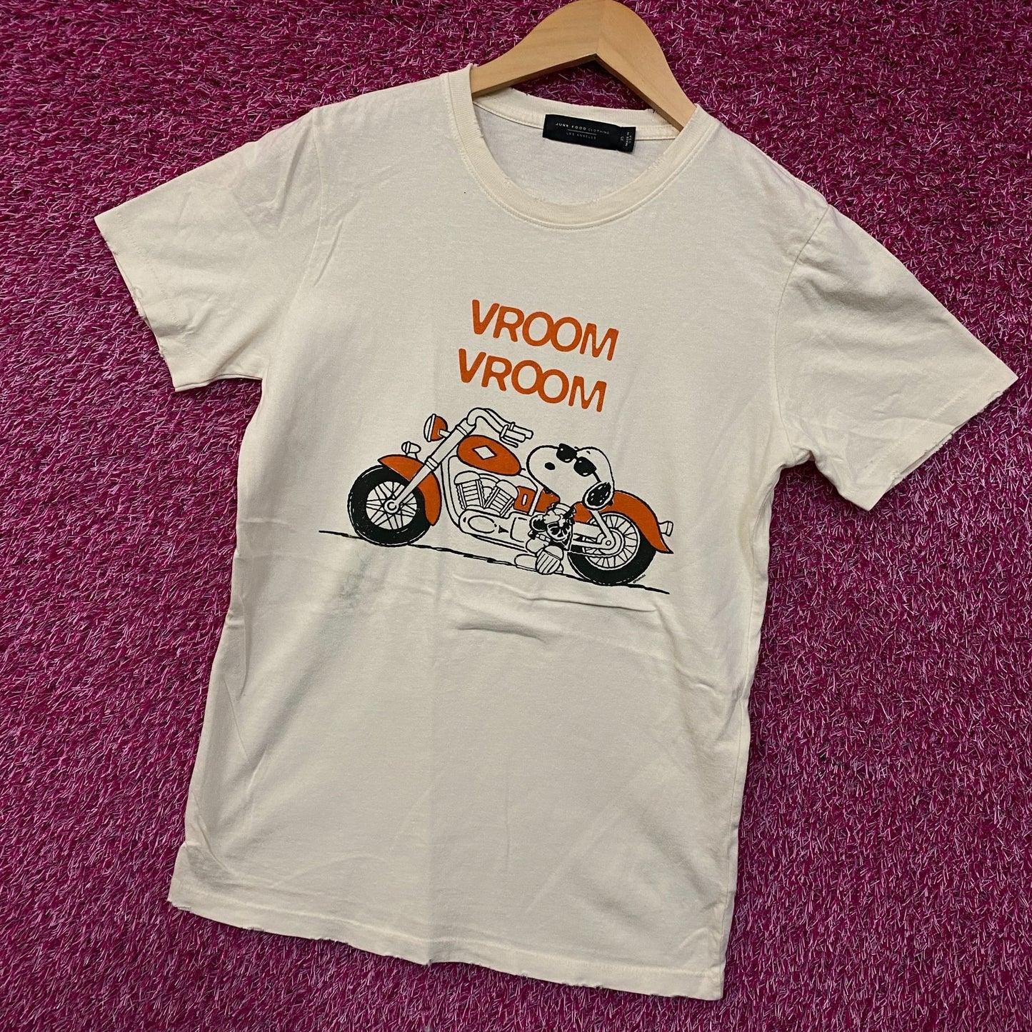 Junk Food Clothing Peanuts Snoopy "Vroom Vroom" Vintage Style Tee XS