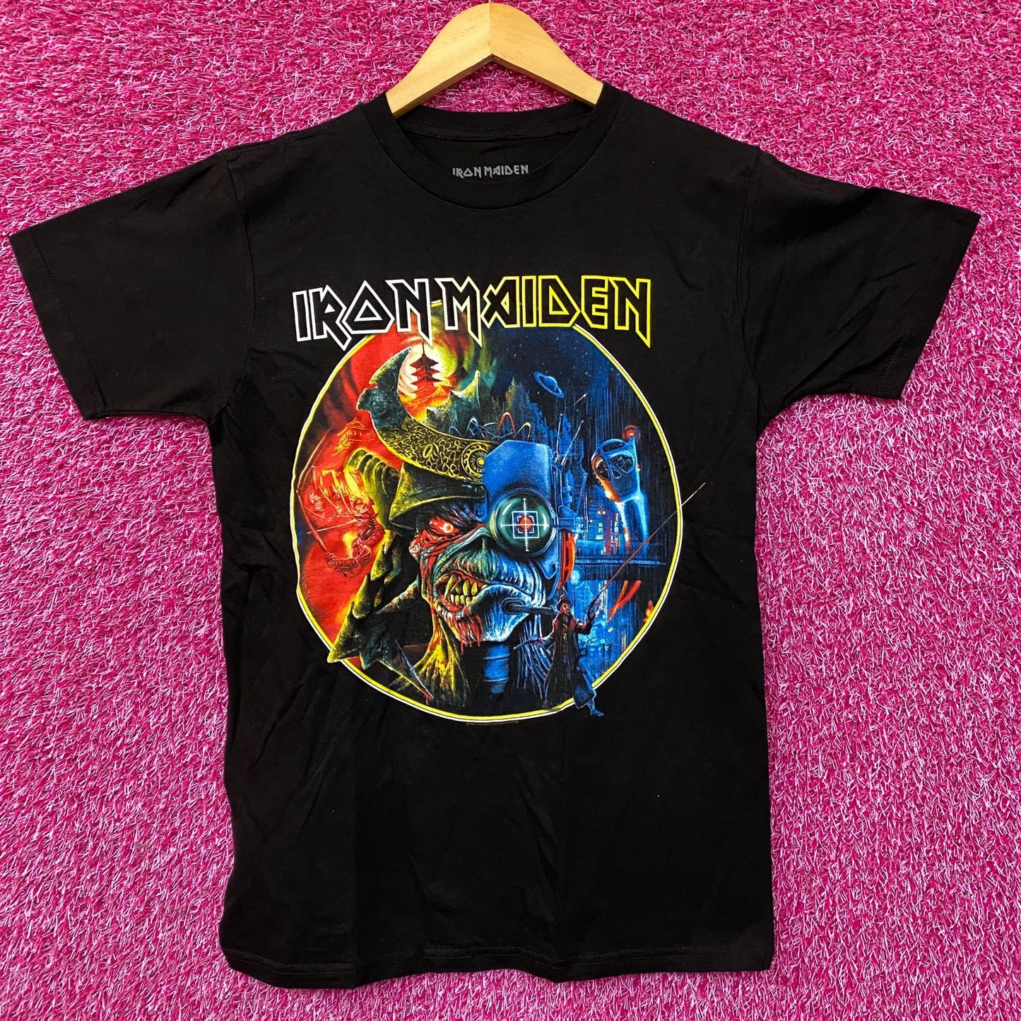 Iron Maiden The Future Past Tour '23 Circle Art T-Shirt Medium
