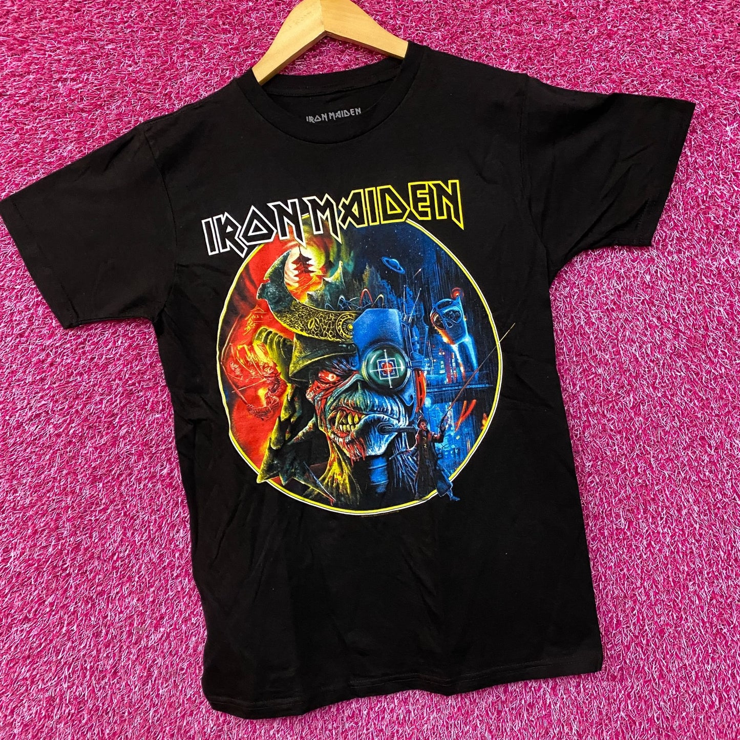 Iron Maiden The Future Past Tour '23 Circle Art T-Shirt Medium