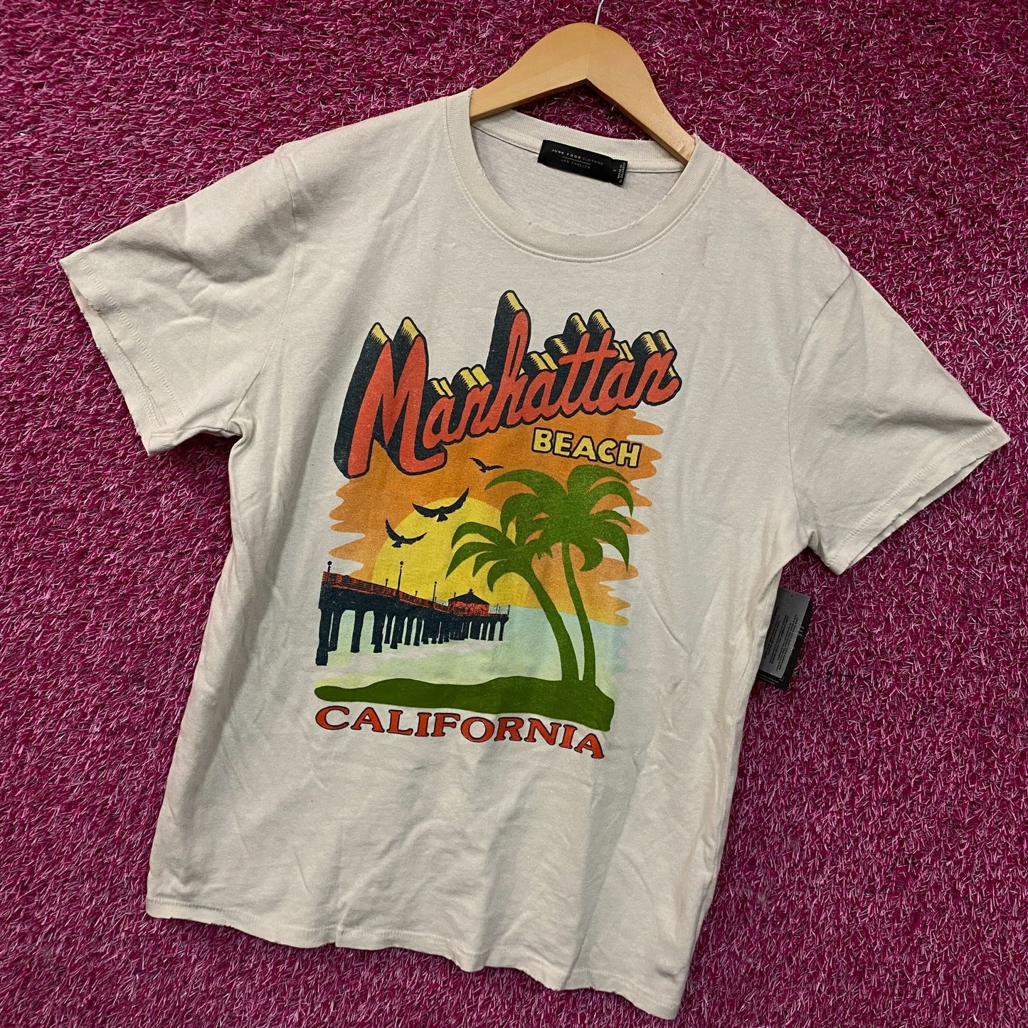 Junk Food Clothing Manhattan Beach Graphic T-Shirt Small
