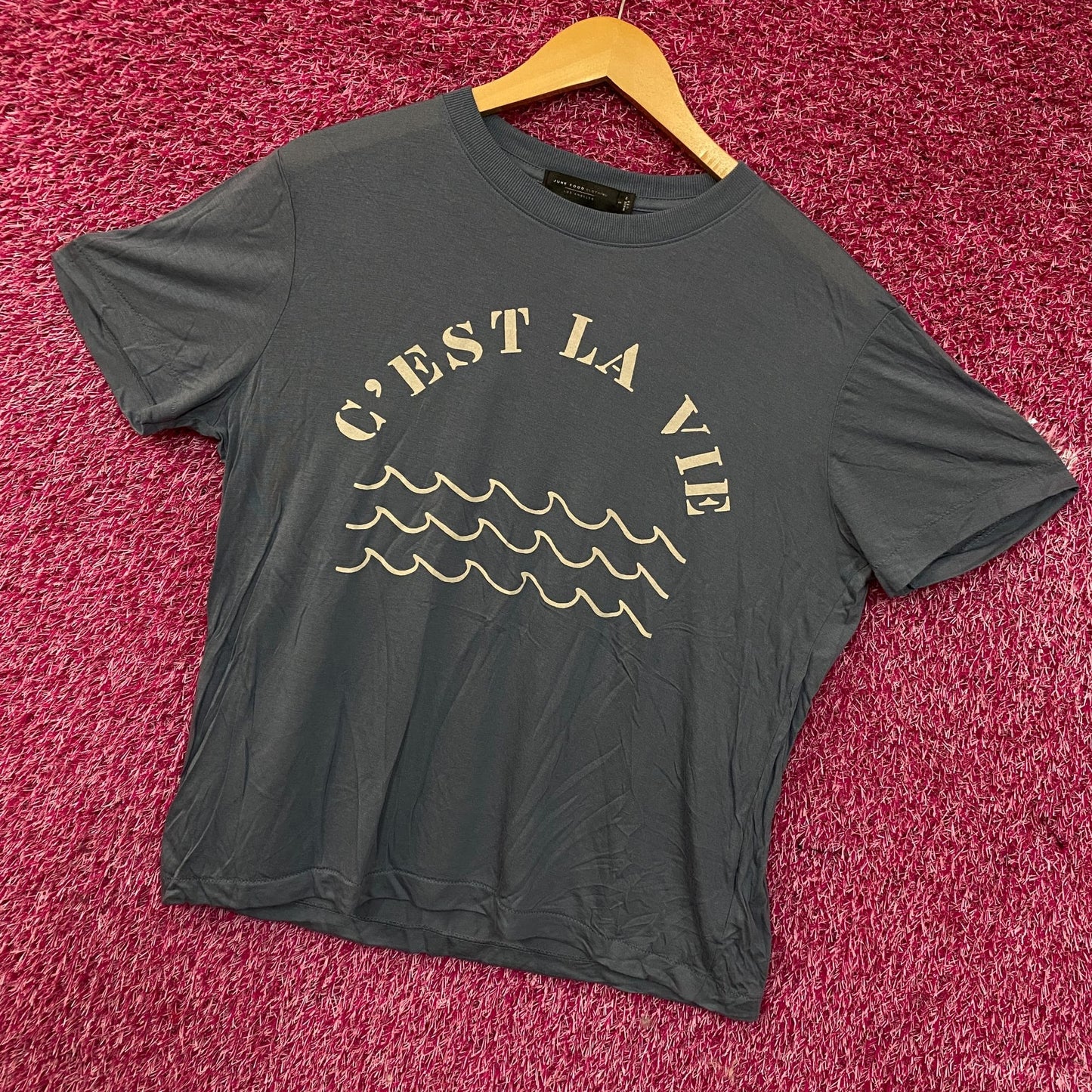 Junk Food Clothing C'est La Vie Vintage Tissue Women's Tee Small