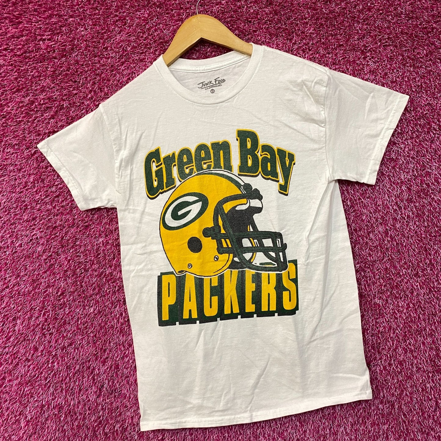 Junk Food Clothing NFL Green Bay Packers Throwback Helmet Logo T-Shirt XS