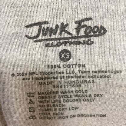 Junk Food Clothing NFL Green Bay Packers Throwback Helmet Logo T-Shirt XS