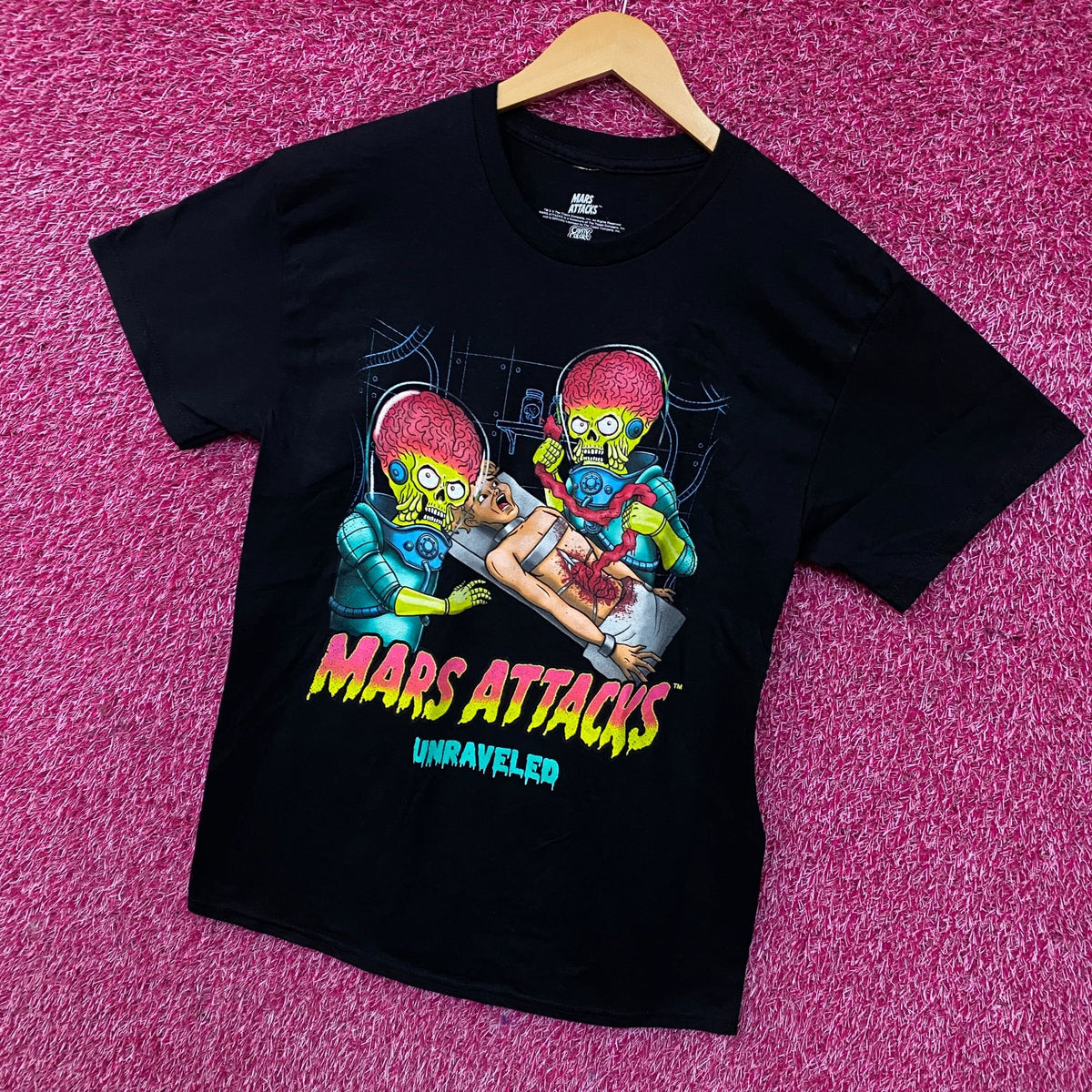 Mars Attacks "Unraveled" Graphic T-Shirt Medium