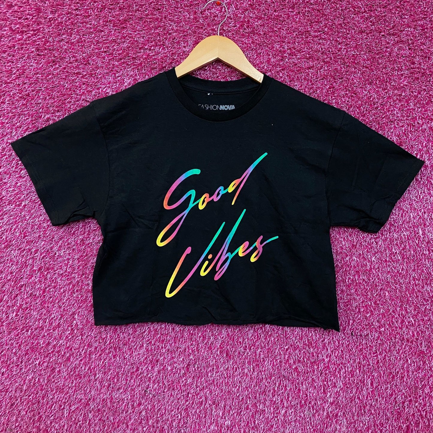 Fashion Nova Good Vibes Only Graphic Crop T-Shirt Medium