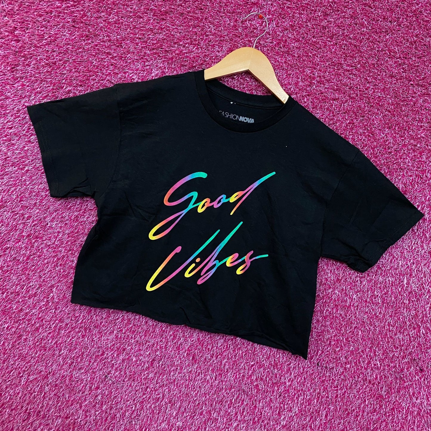 Fashion Nova Good Vibes Only Graphic Crop T-Shirt Medium