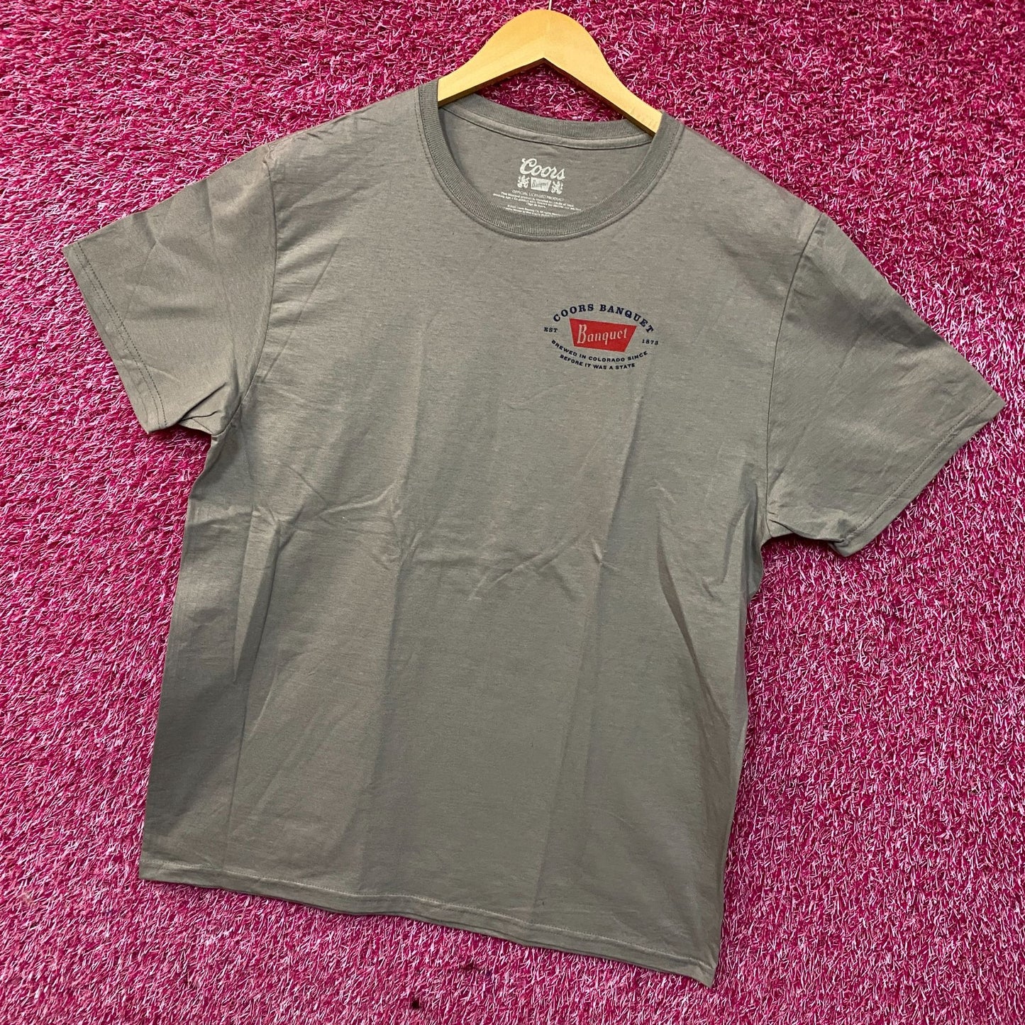 Coors Banquet Logo Brewed in Colorado Graphic T-Shirt large