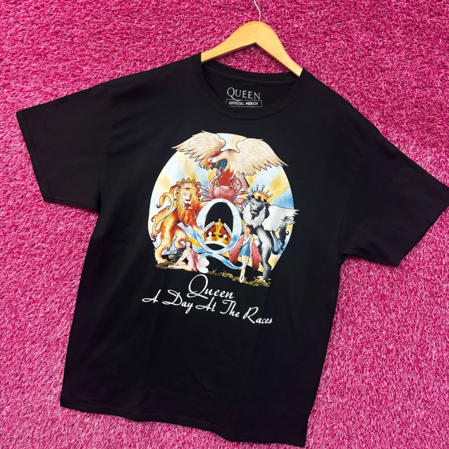Queen A Day at the Races Album Cover Art Pop Rock Tee large
