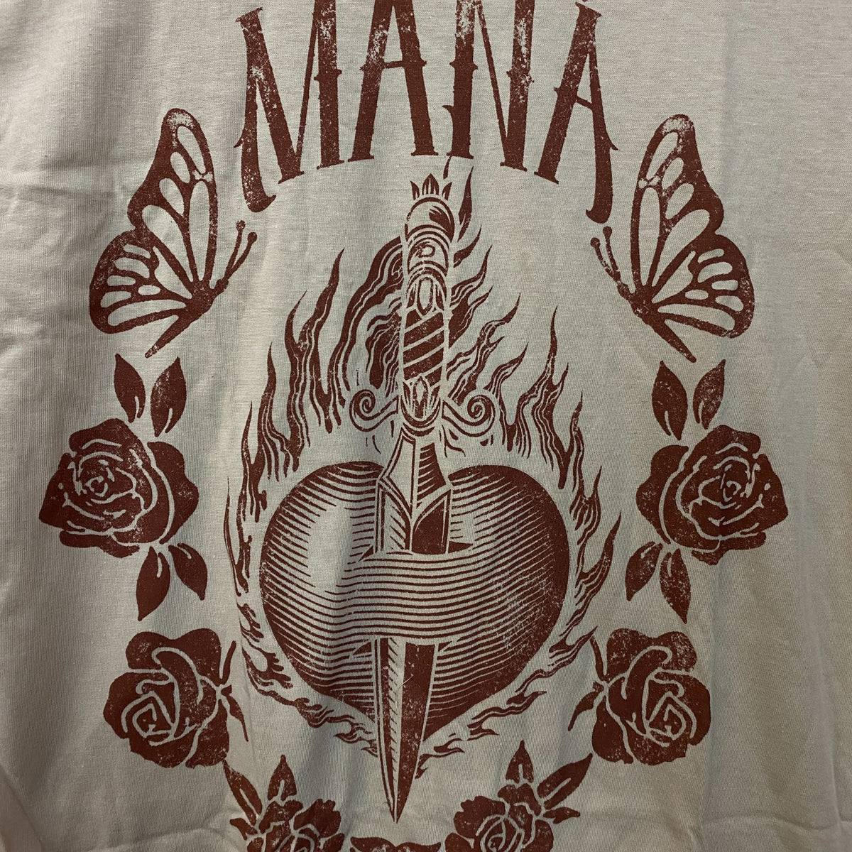 MANÁ Tour Heart GraphicT-Shirt Small