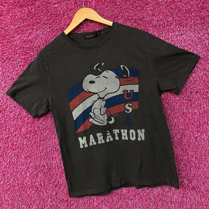 Junk Food Peanuts Snoopy USA Marathon Graphic Women's T-Shirt Medium