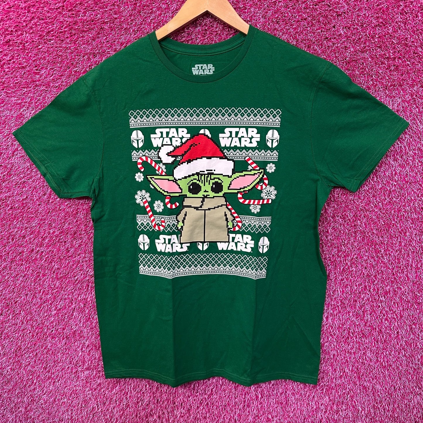 Star Wars Grogu The Mandalorian Baby Yoda Christmas Tee L