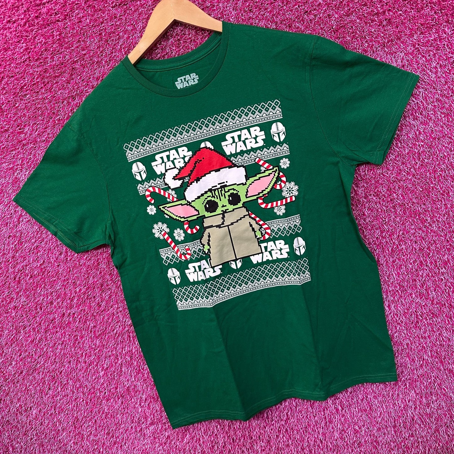 Star Wars Grogu The Mandalorian Baby Yoda Christmas Tee L