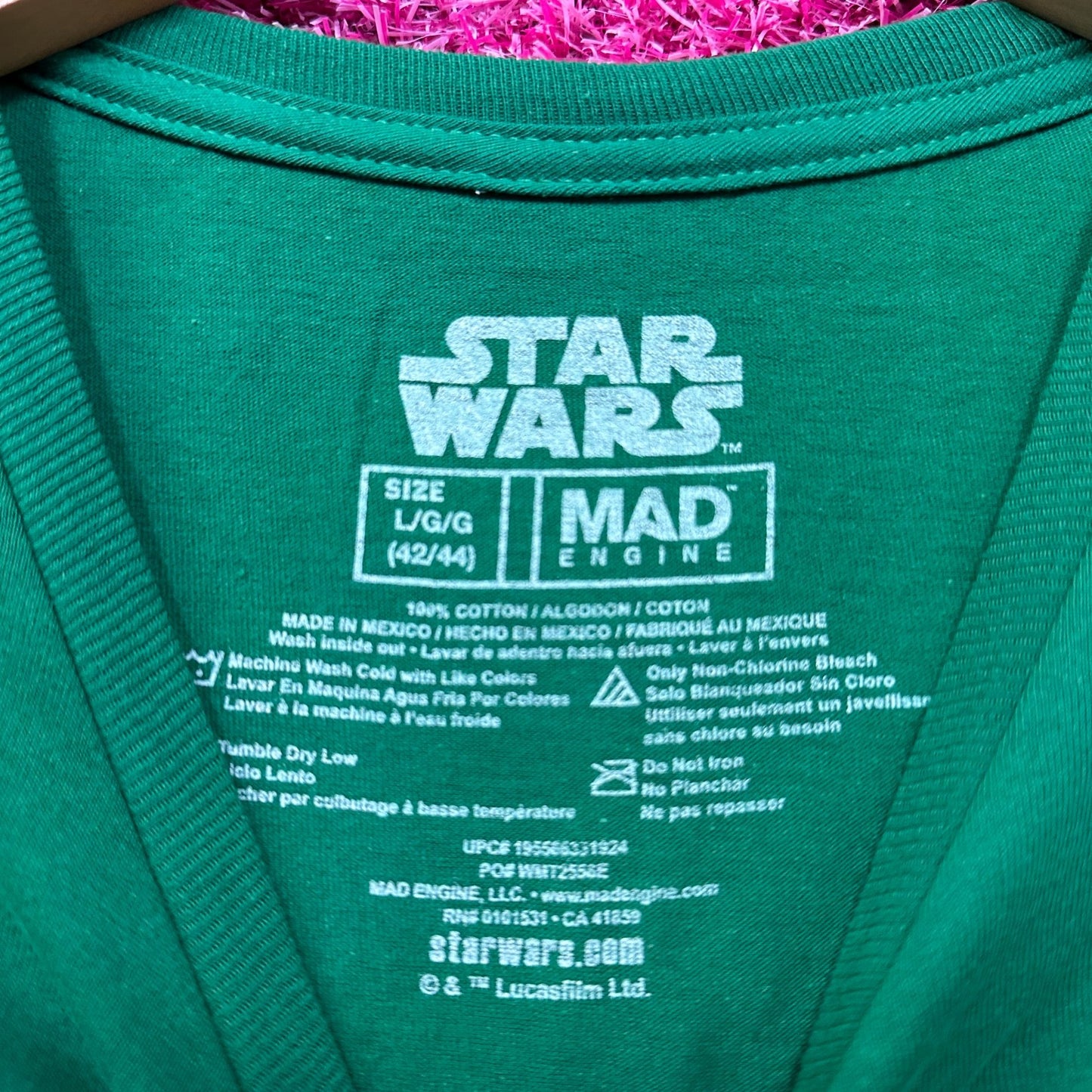 Star Wars Grogu The Mandalorian Baby Yoda Christmas Tee L