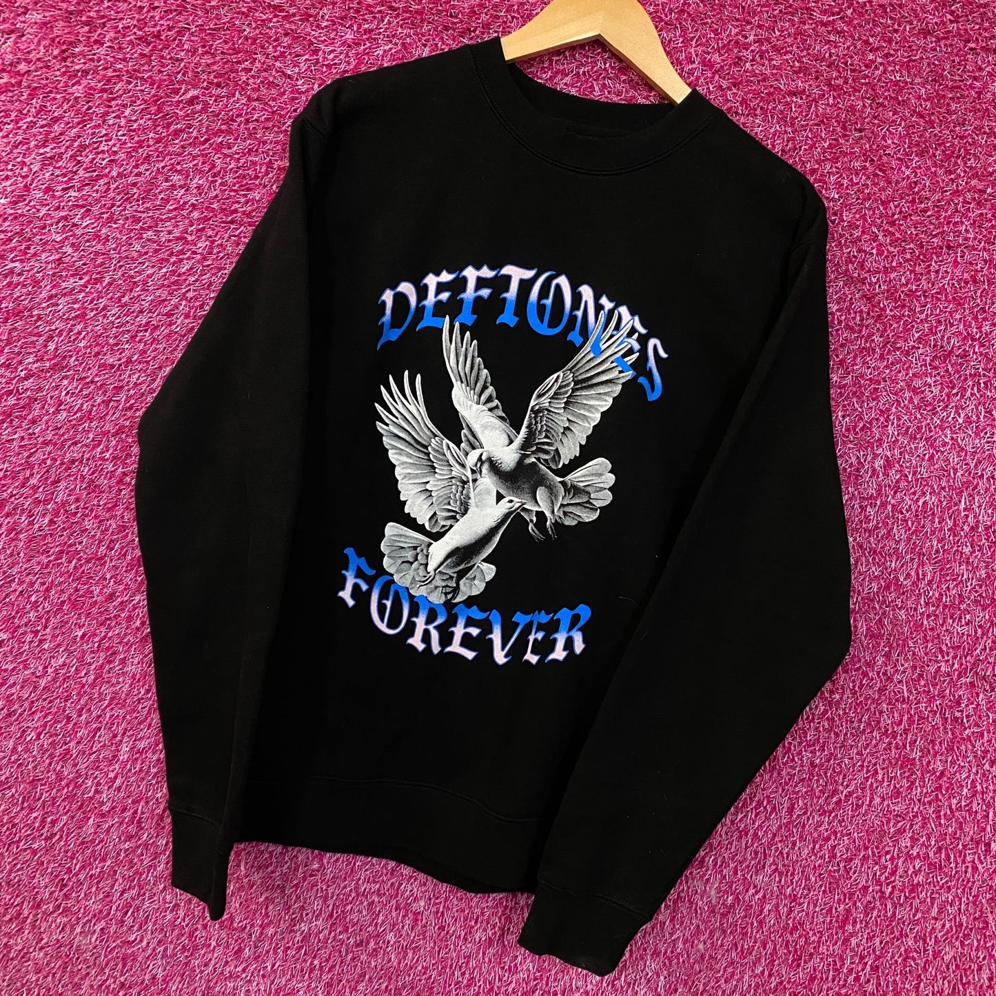 Deftones 2025 North American Tour Doves Graphic Crewneck Sweatshirt Medium