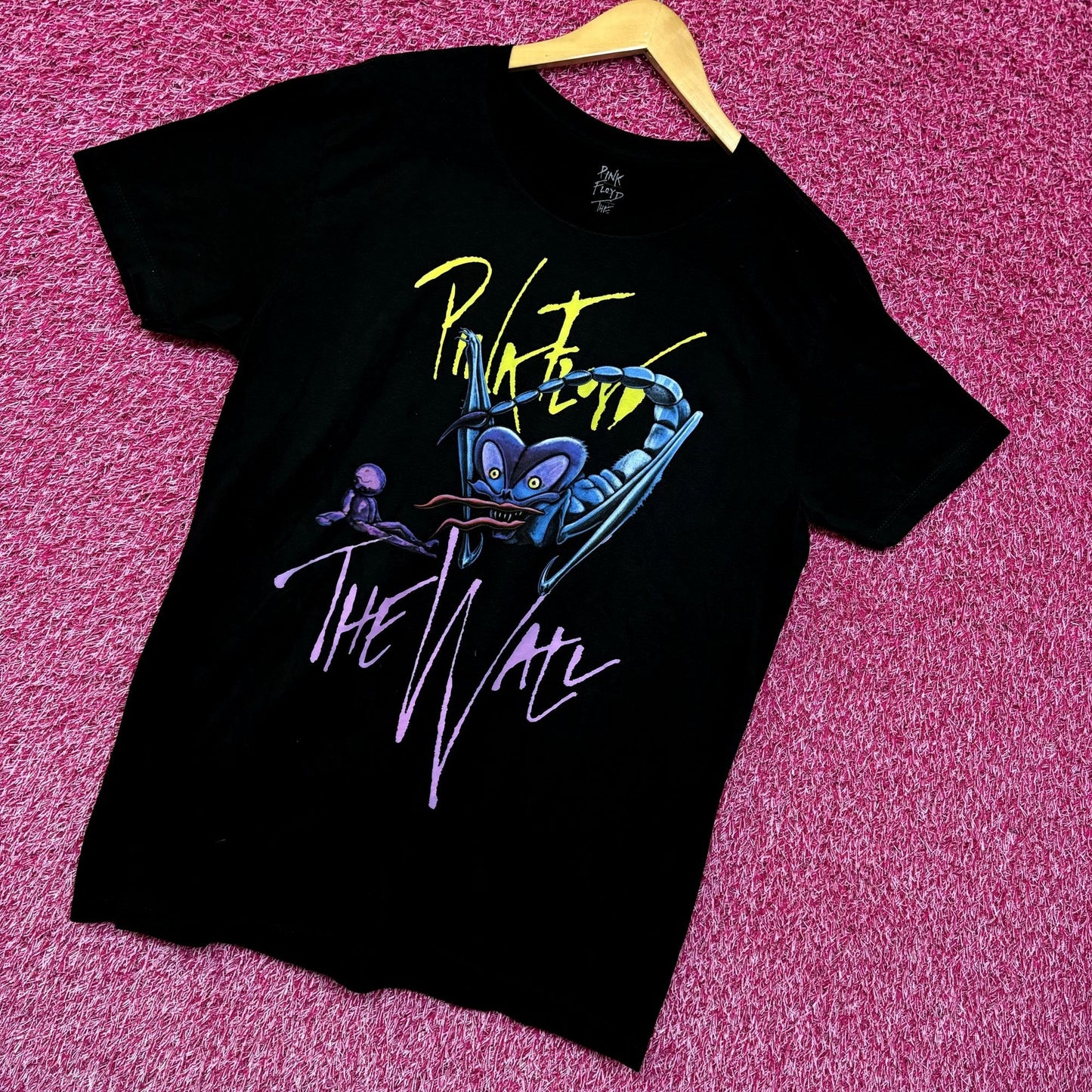 Pink Floyd Mosquito on The Wall Womens Rock Movie Tee L