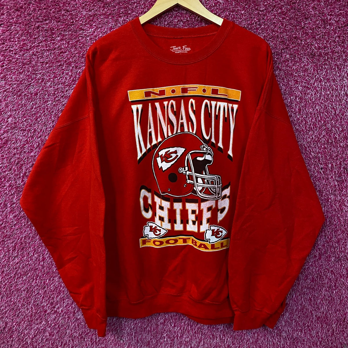 Junk Food Clothing Kansas City Chiefs Helmet Flea Market Crew Fleece XL