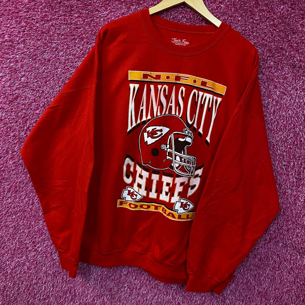 Junk Food Clothing Kansas City Chiefs Helmet Flea Market Crew Fleece XL