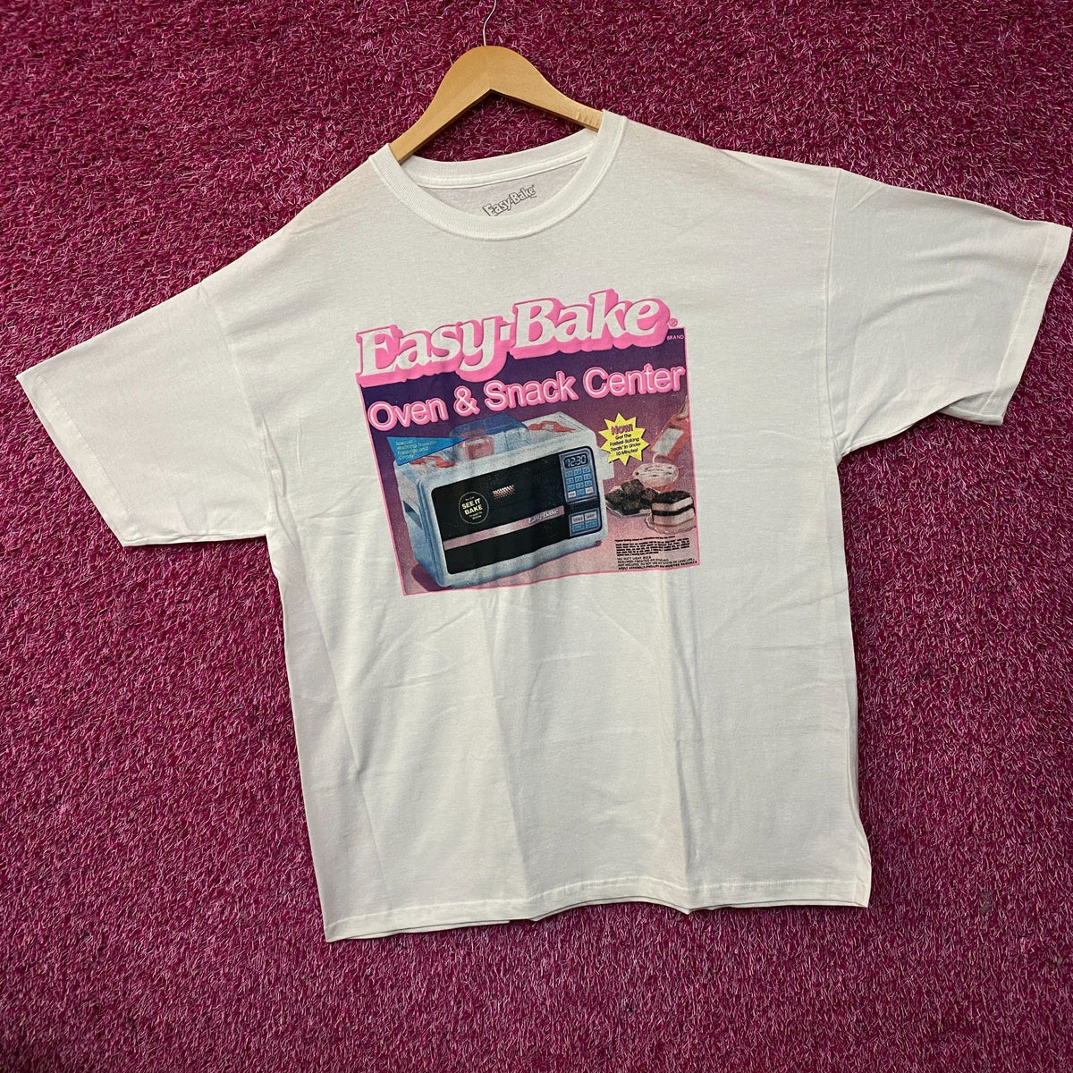 Easy-Bake Oven & Snack Center Box Retro Graphic T-Shirt XL