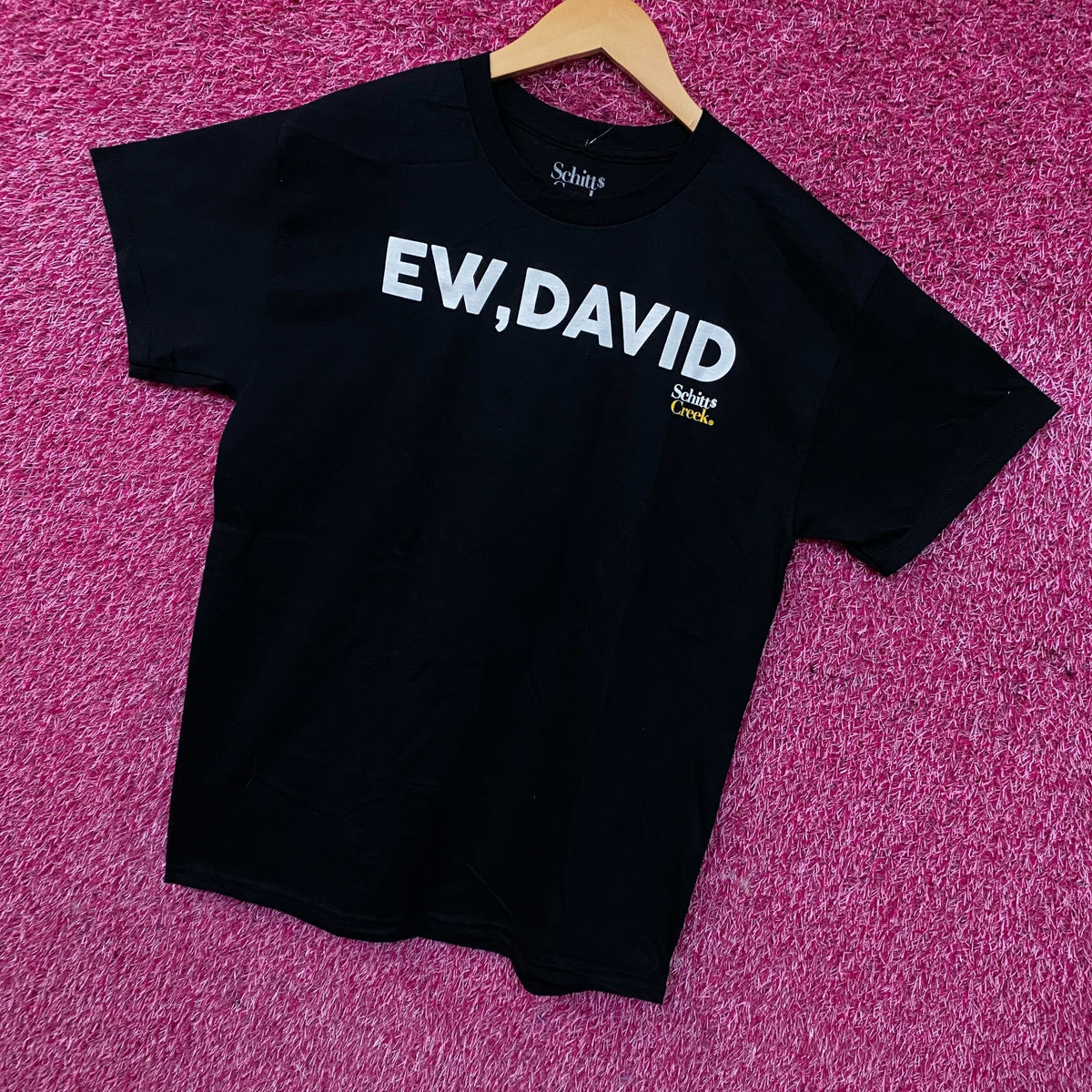 Schitt's Creek "Ew, David" Graphic T-Shirt Medium