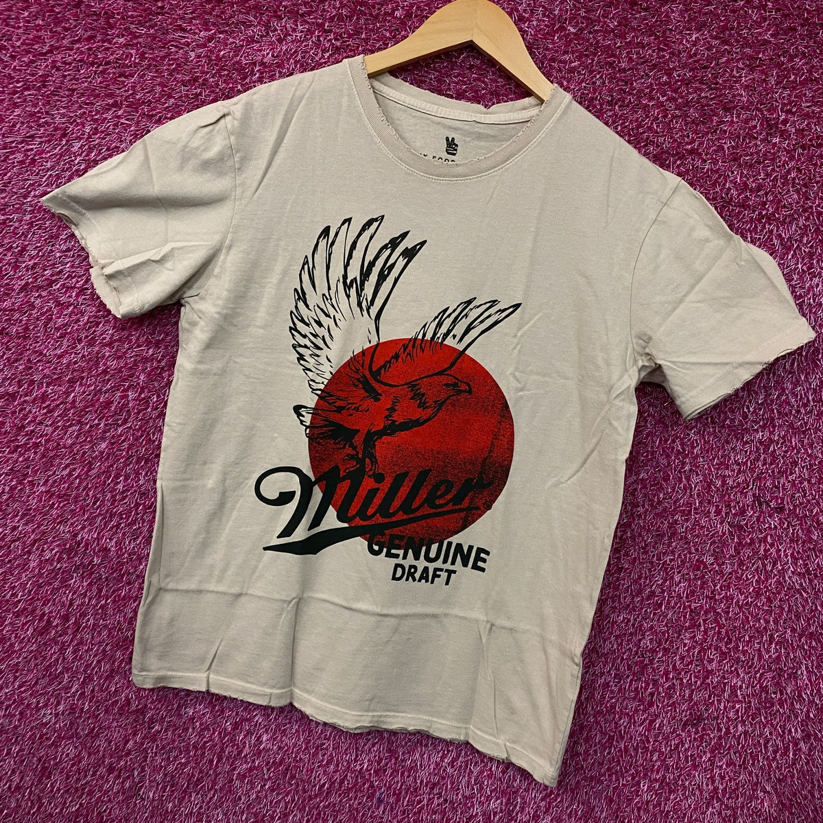 Junk Food Clothing Miller Genuine Draft Vintage Style Eagle Logo Graphic T-Shirt Medium