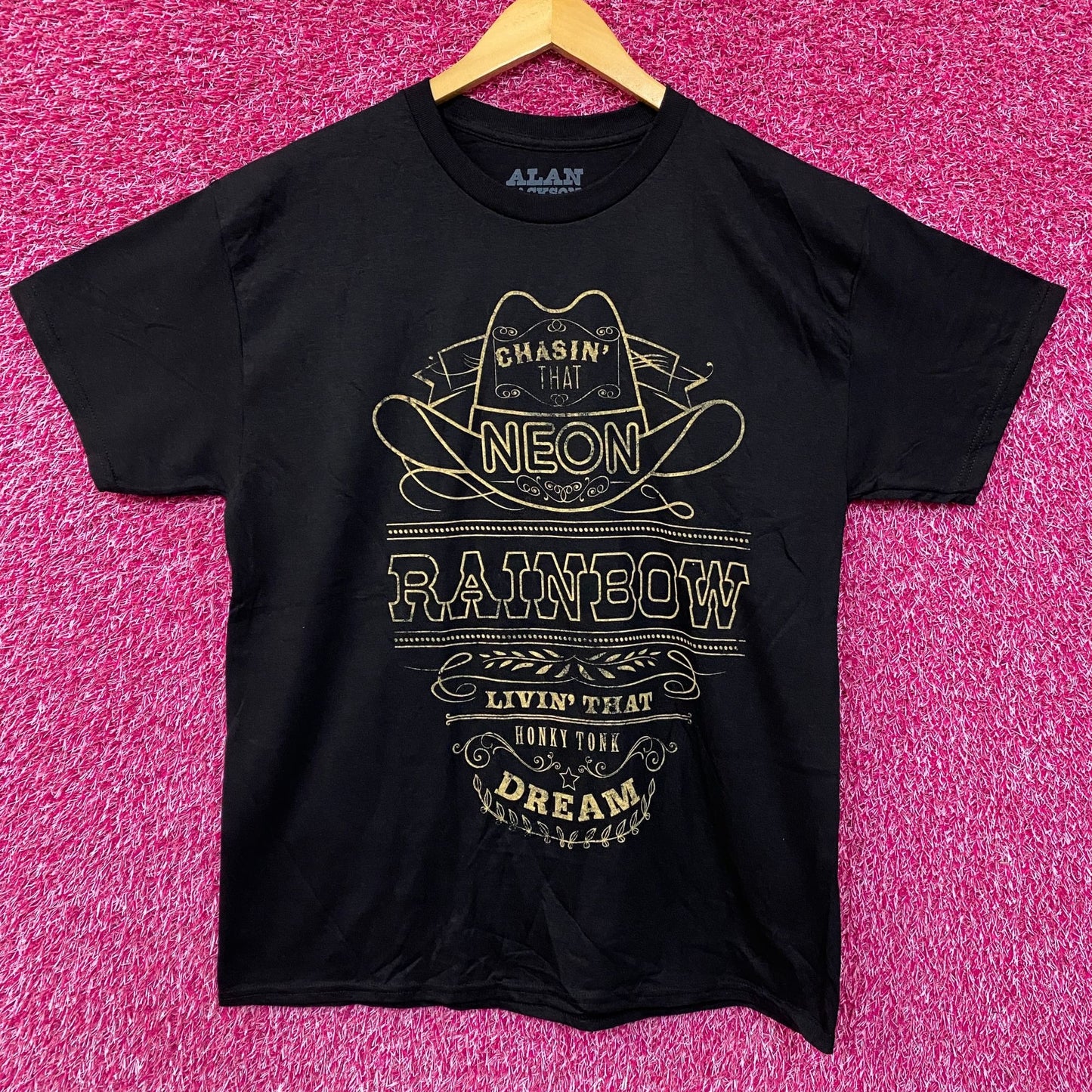 Alan Jackson Chasin That Neon Rainbow Graphic T-Shirt Large