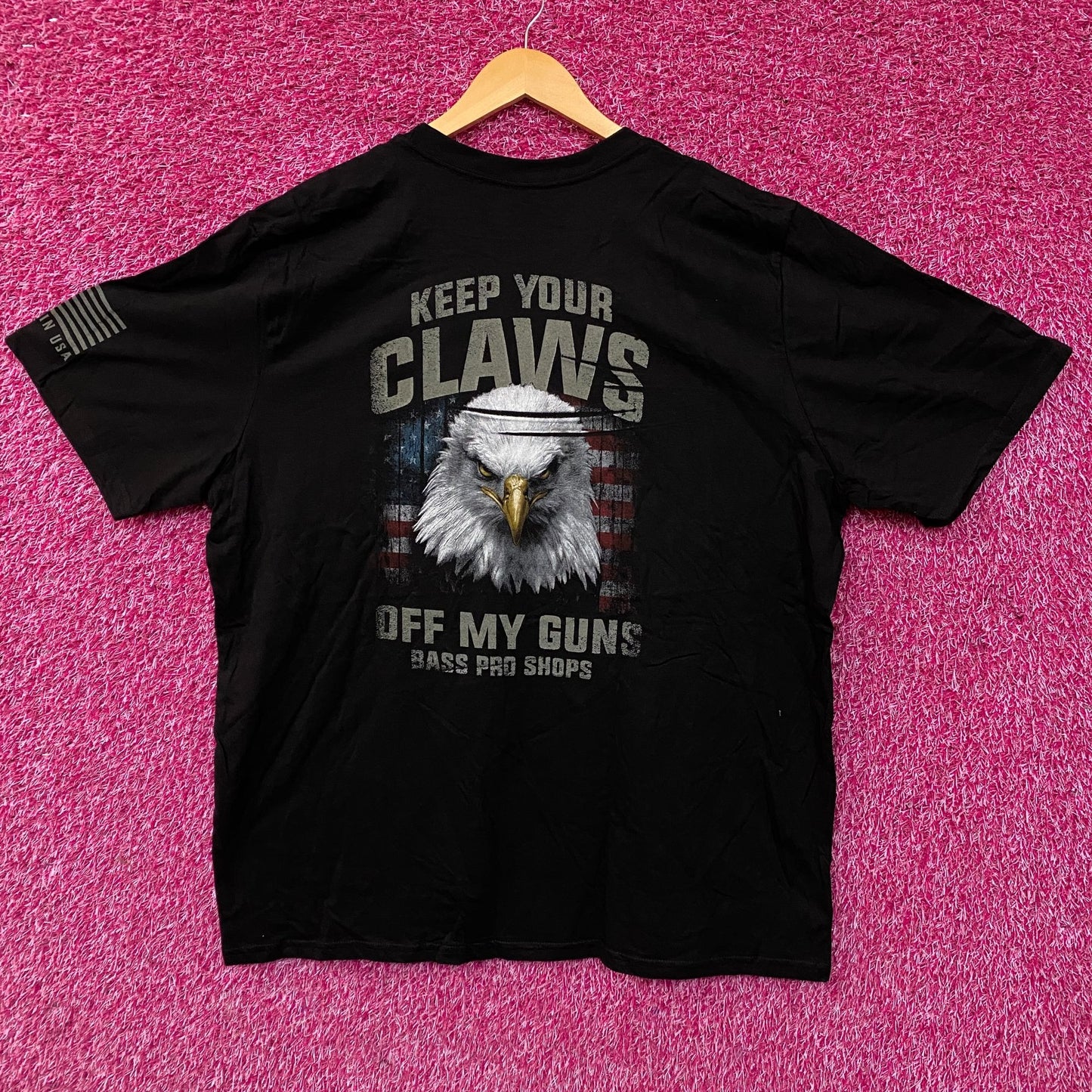 Bass Pro Shops "Claws Off My Guns" Graphic T-Shirt 2XL