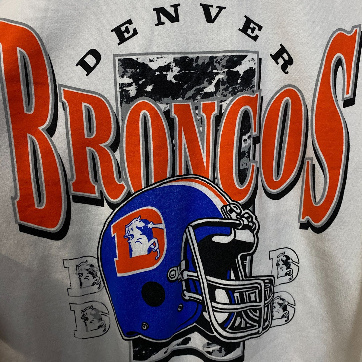 Junk Food Clothing Denver Broncos Conversion Flea Market Crew Fleece Small